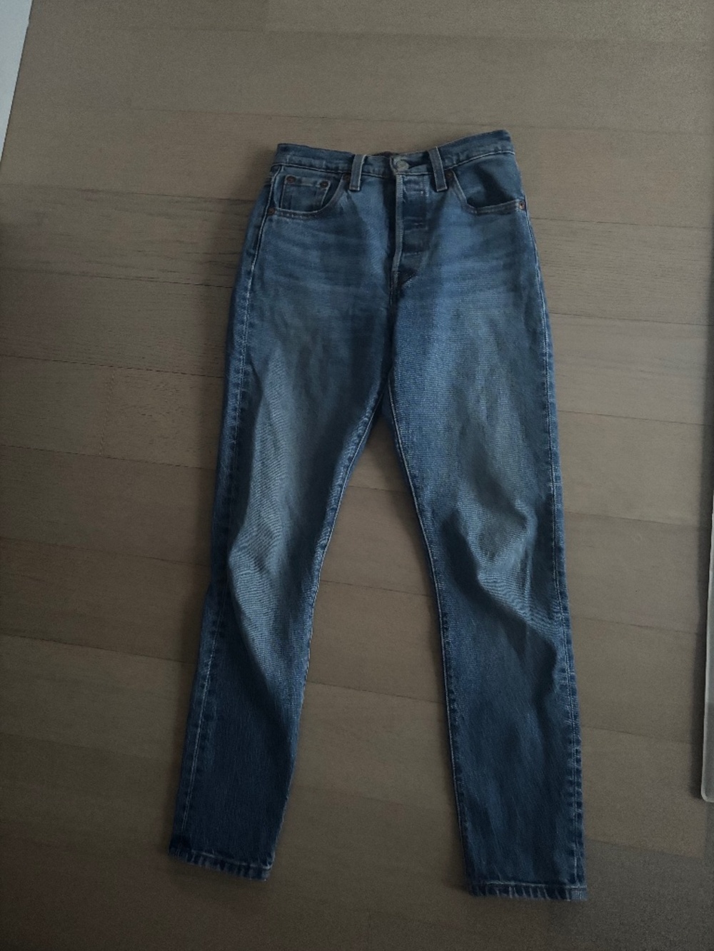 501 S- Skinny - Levi’s- medium wash